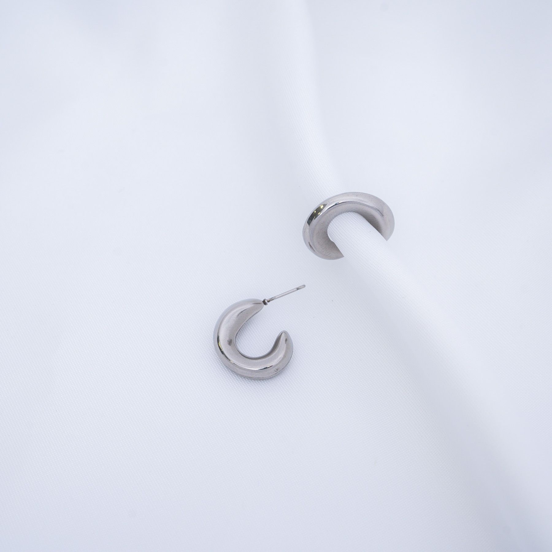 GENEVIEVE HOOPS - SILVER ' - ' HOOKS