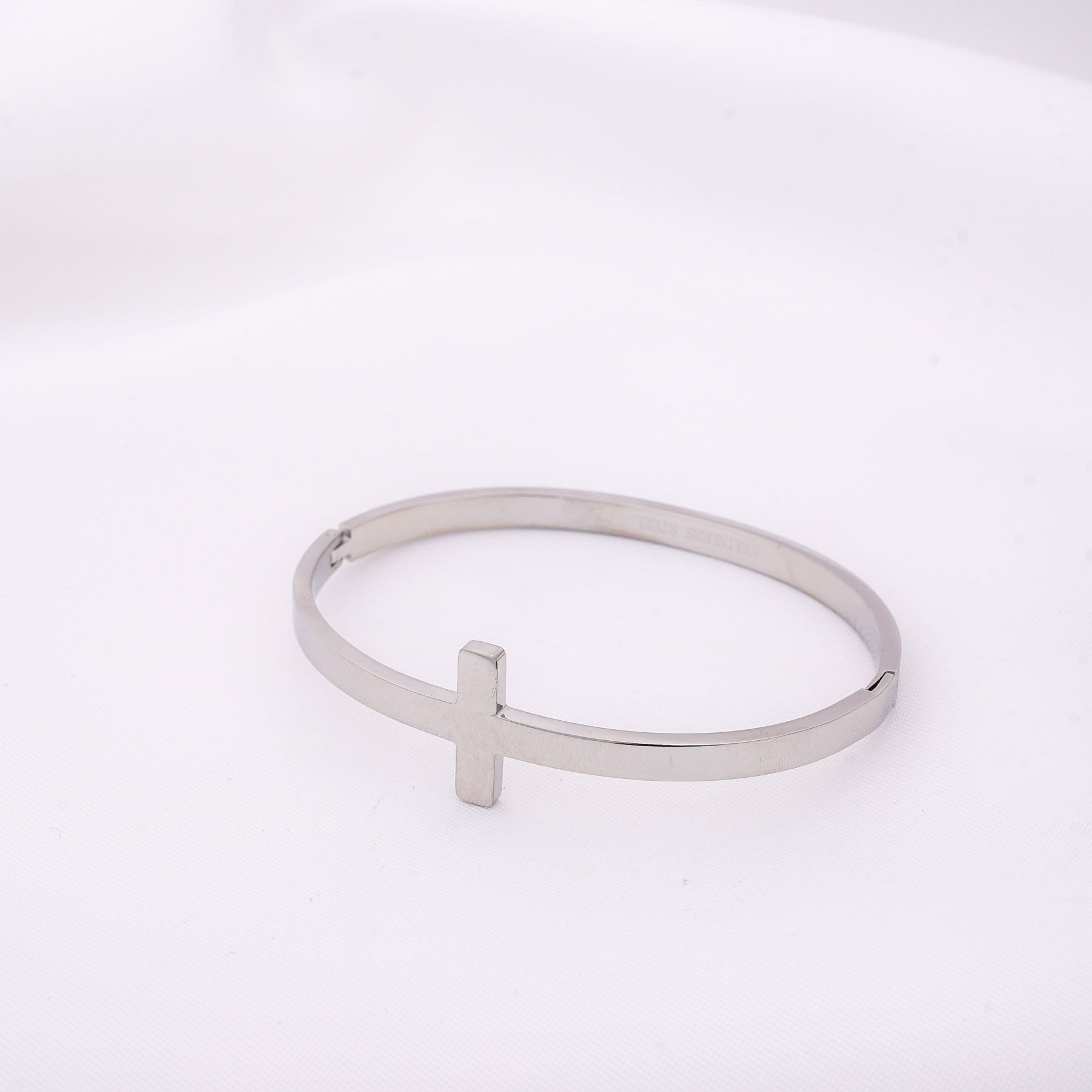 EUNOIA HANDCUFF - SILVER ' - ' HANDCUFFS