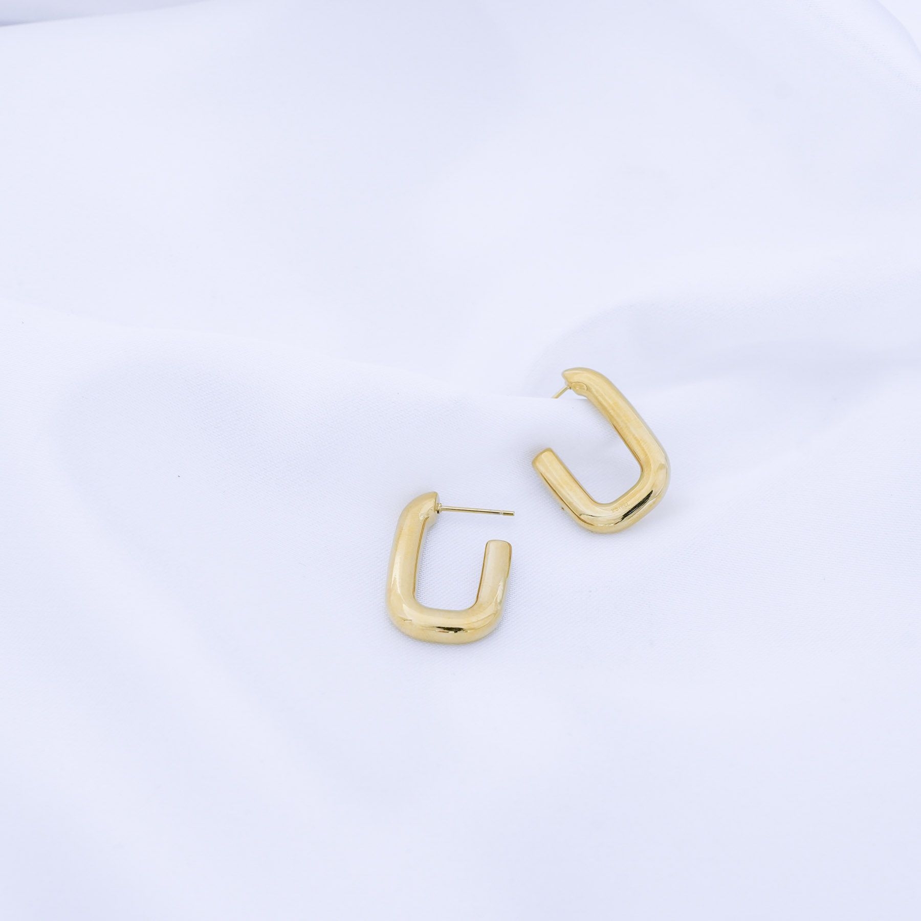 ELEANA HOOPS  - GOLD ' - ' HOOKS