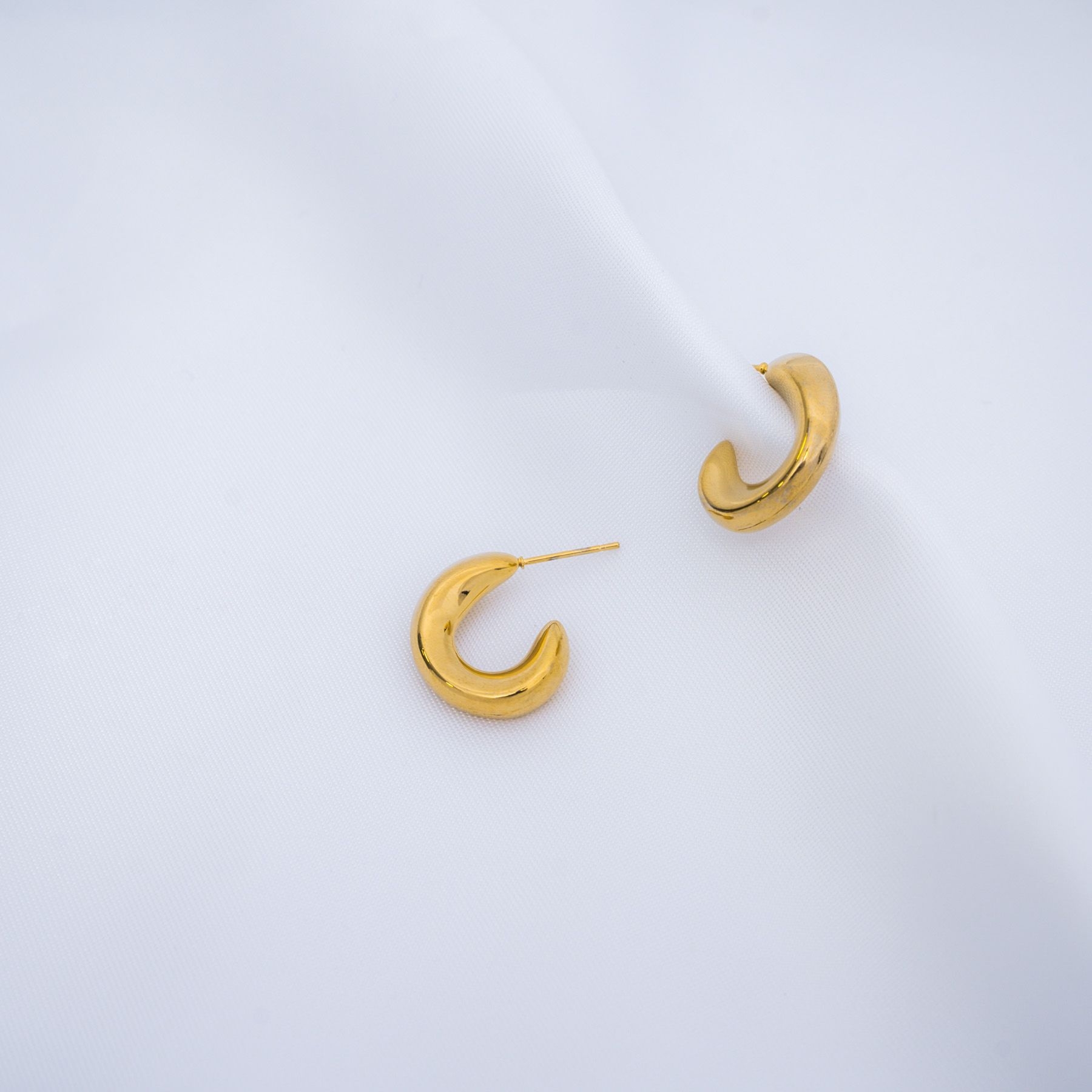 GENEVIEVE HOOPS - GOLD ' - ' HOOKS