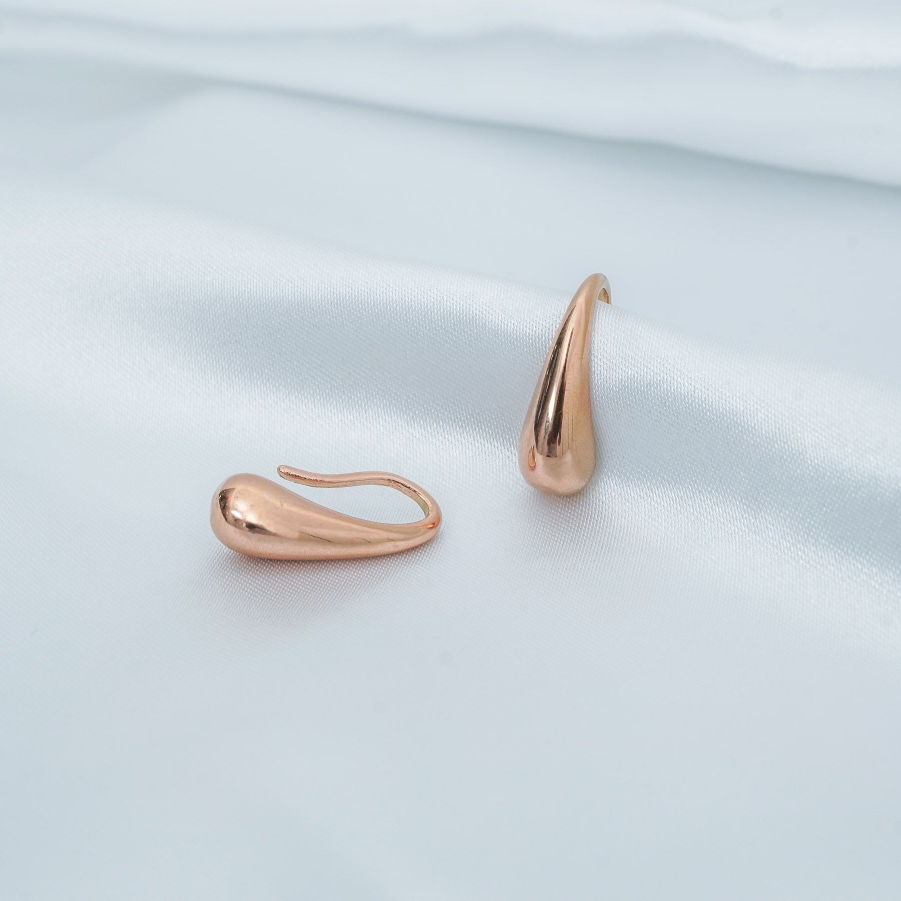 CHIARA EARRINGS - ROSE GOLD ' - ' HANGING