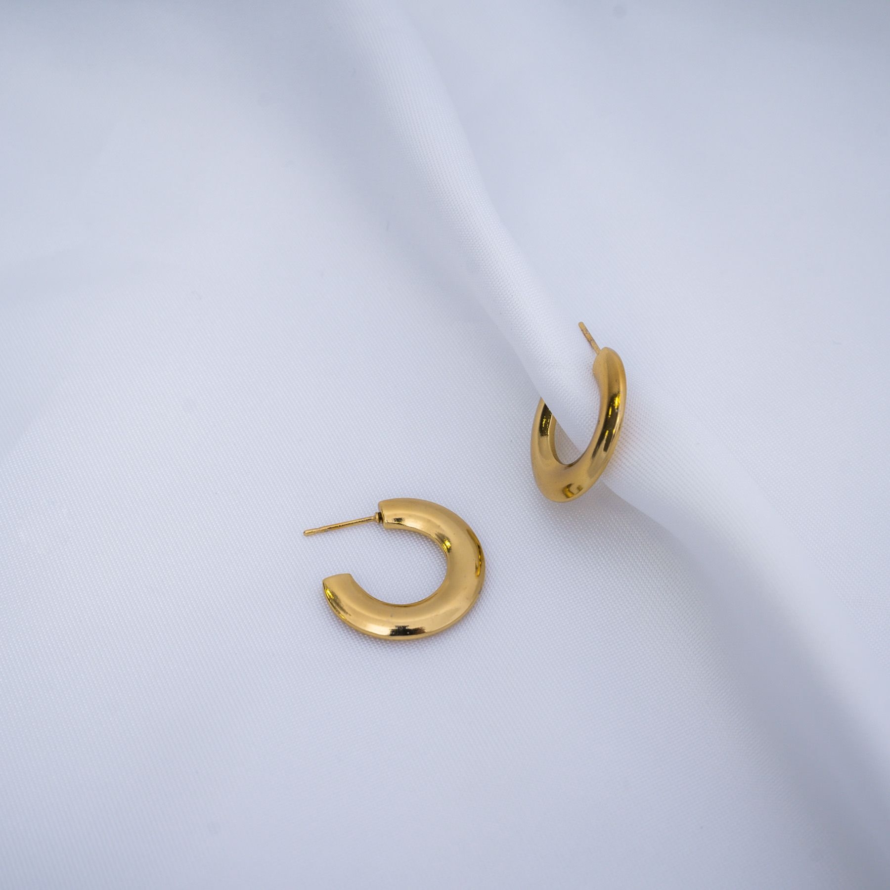 NINETTA HOOPS - GOLD  ' - ' HOOKS