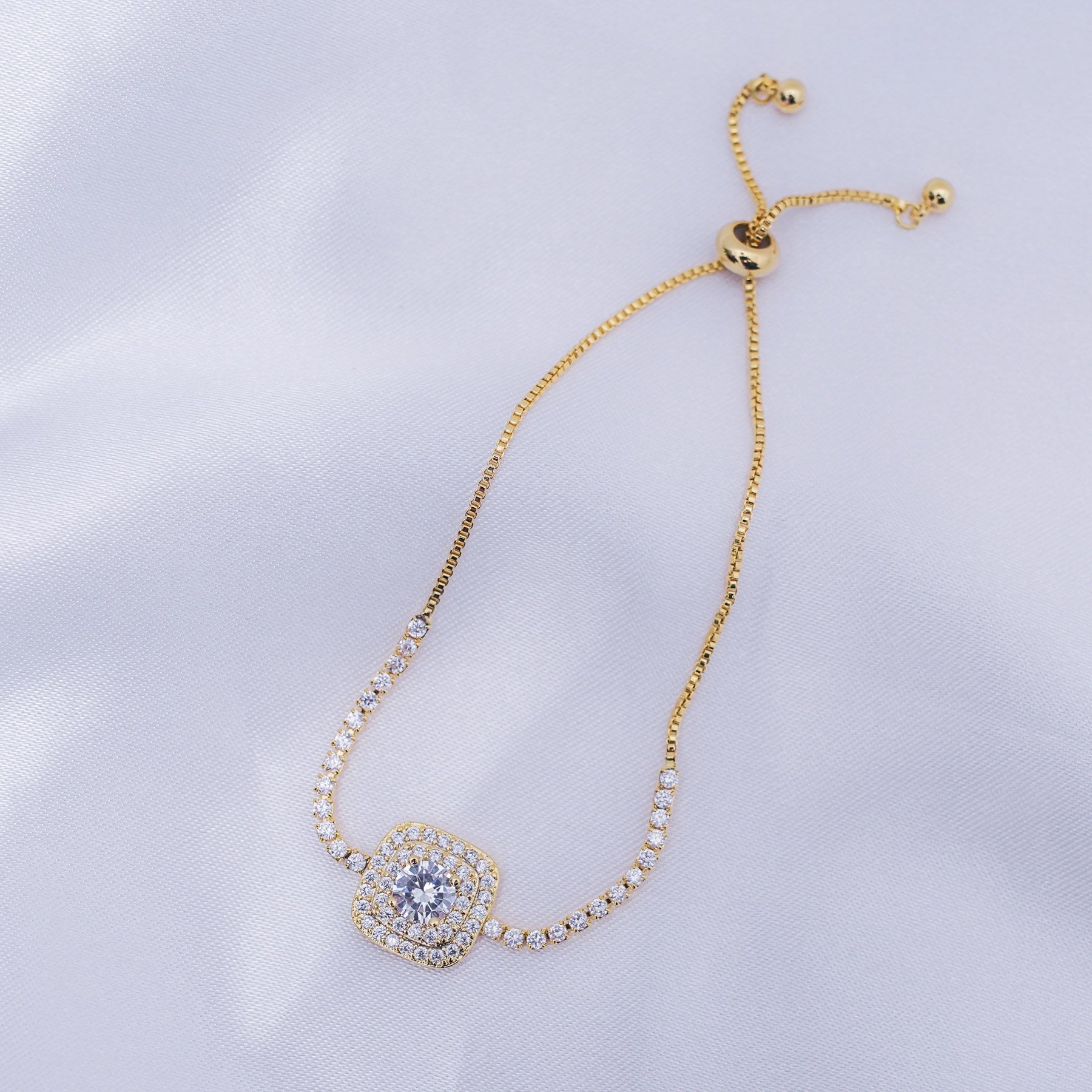 NOELLA BRACELET - GOLD ' - ' HAND