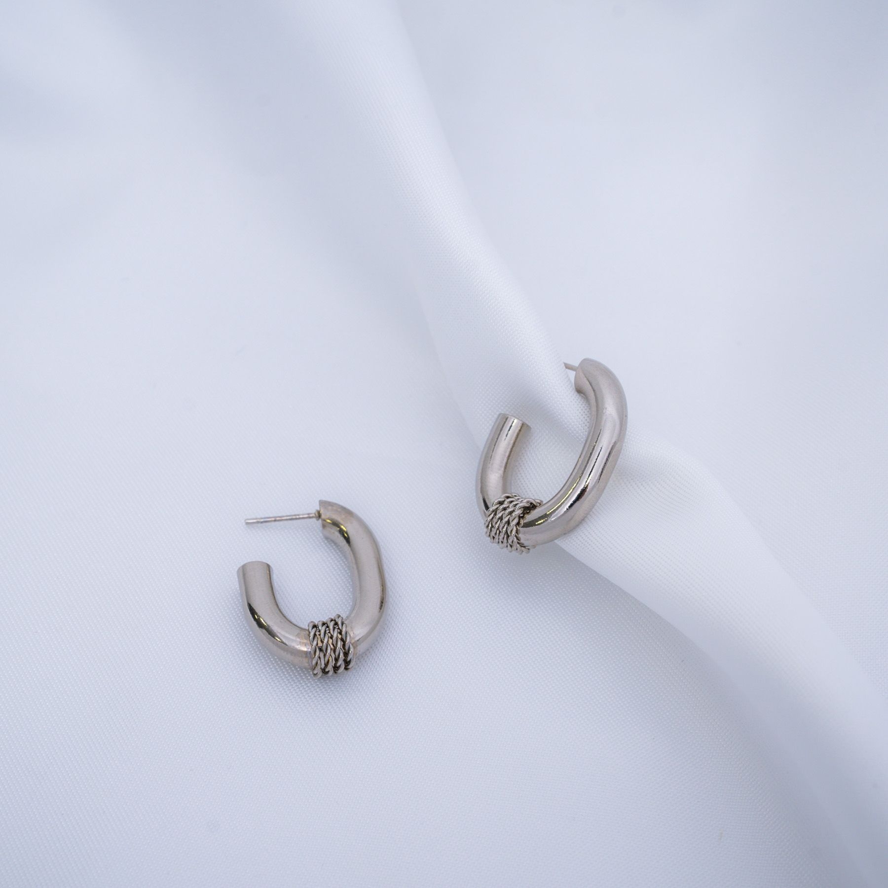 ELVINA HOOPS - SILVER  ' - ' HOOKS