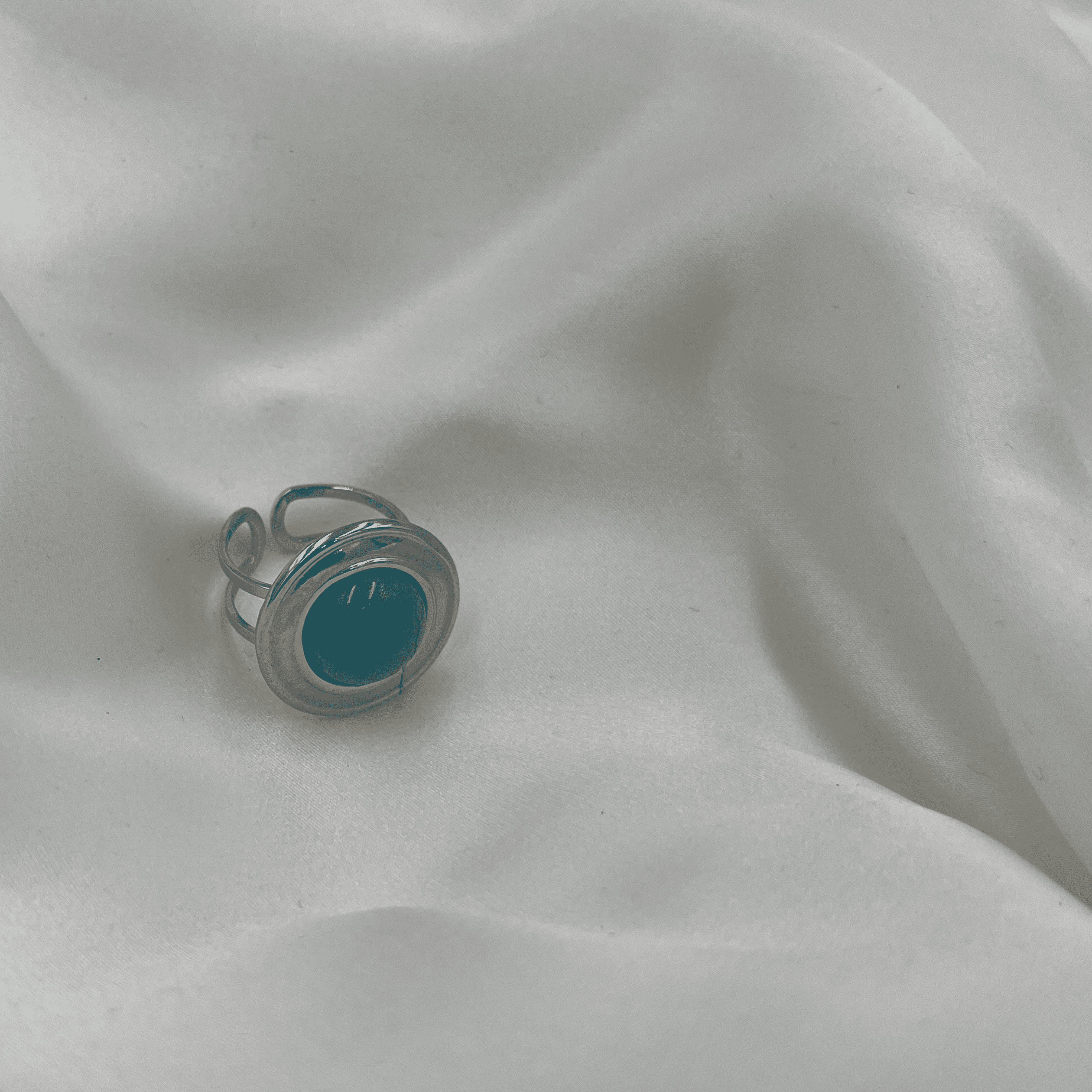 BLUE TOPAZ SILVER RING