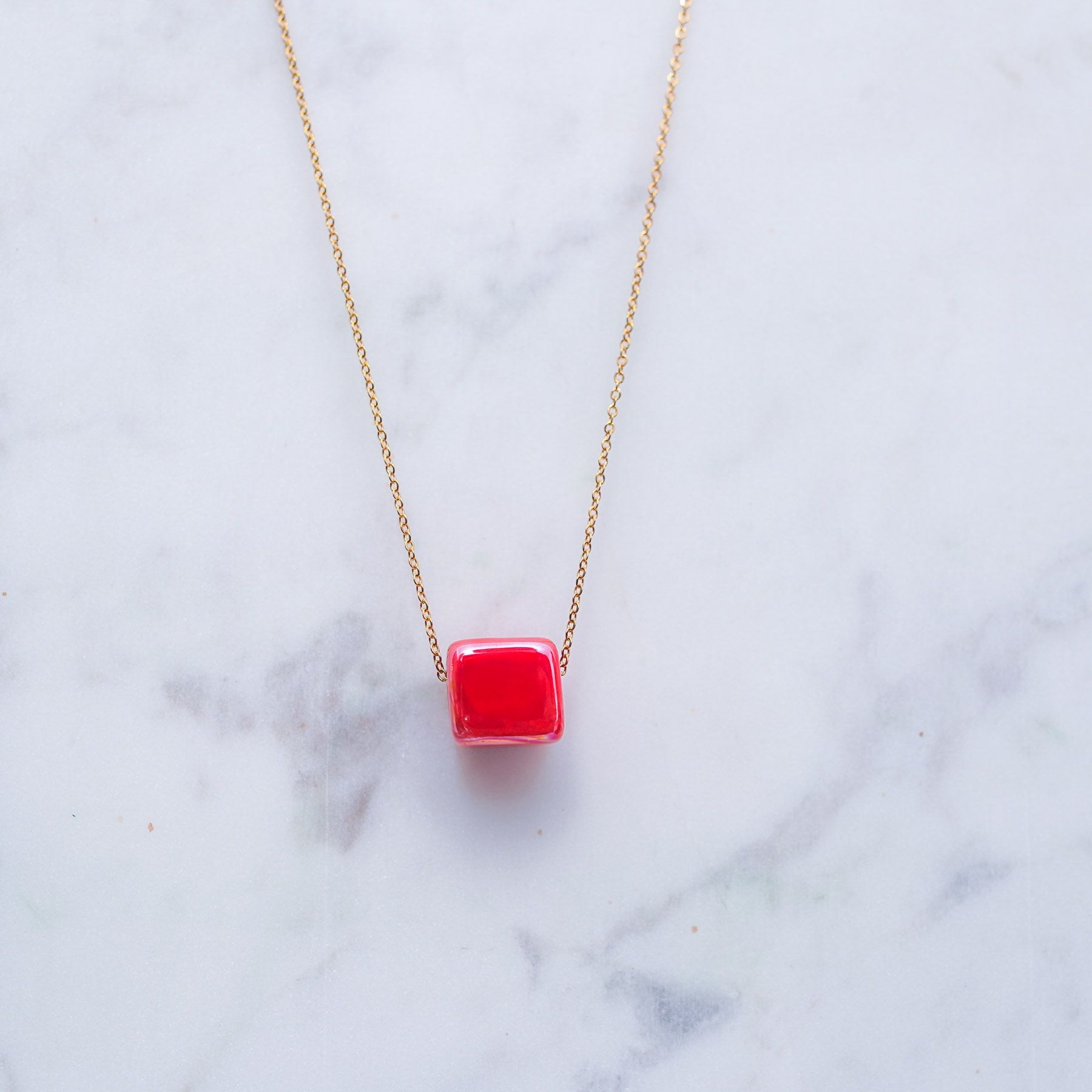 KIVOS NECKLACE - GOLD & PEARL RED ' - ' ΚΥΒΟΙ