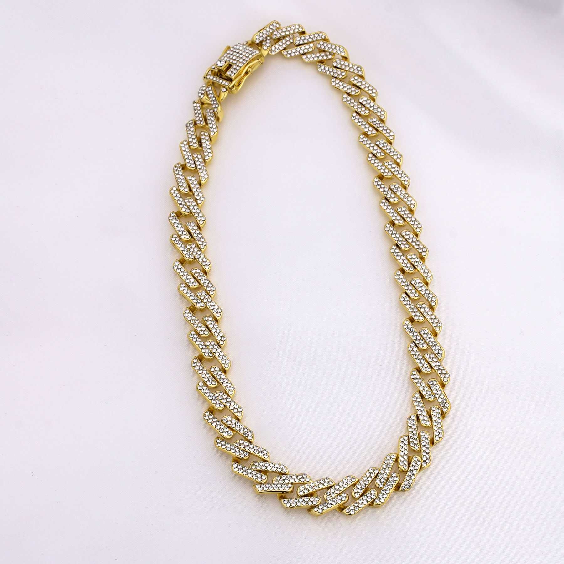 FAME CHAIN NECKLACE - GOLD
