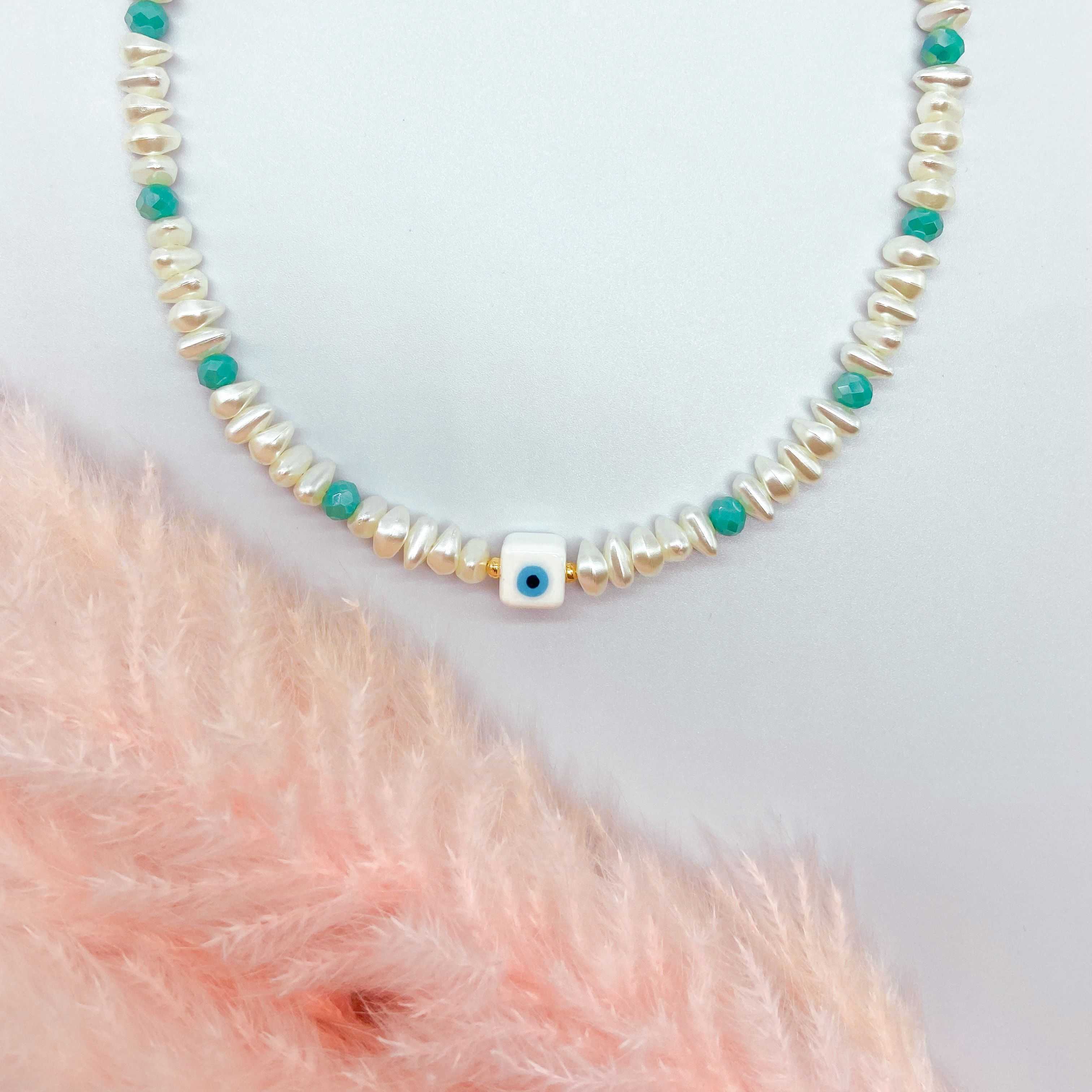 FLORES NECKLACE - WHITE & TURQUOISE 
