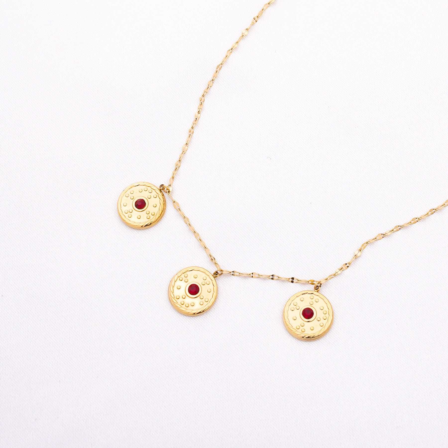 FAMILIA NECKLACE - GOLD & RED 