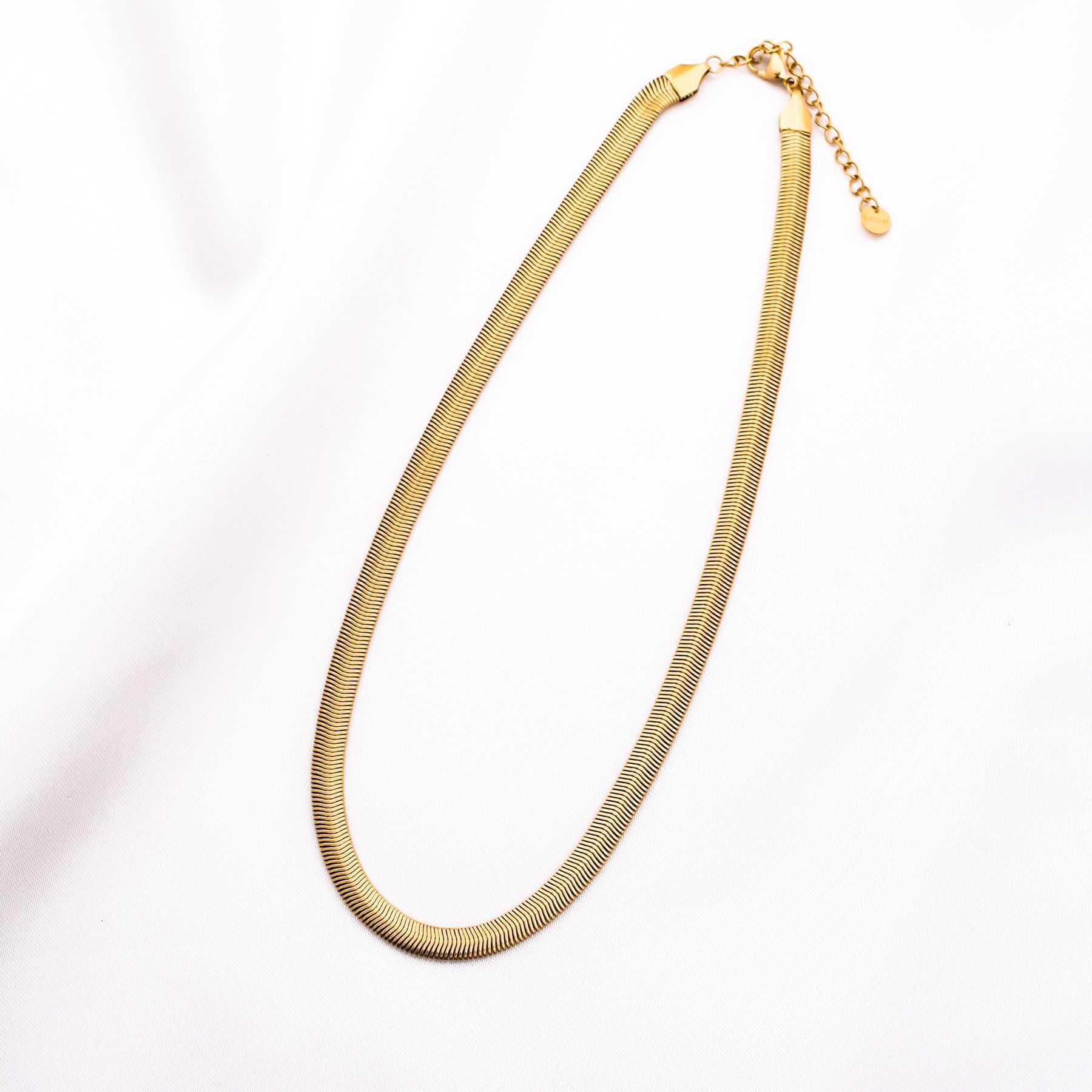 NAHLA CHAIN NECKLACE - GOLD 