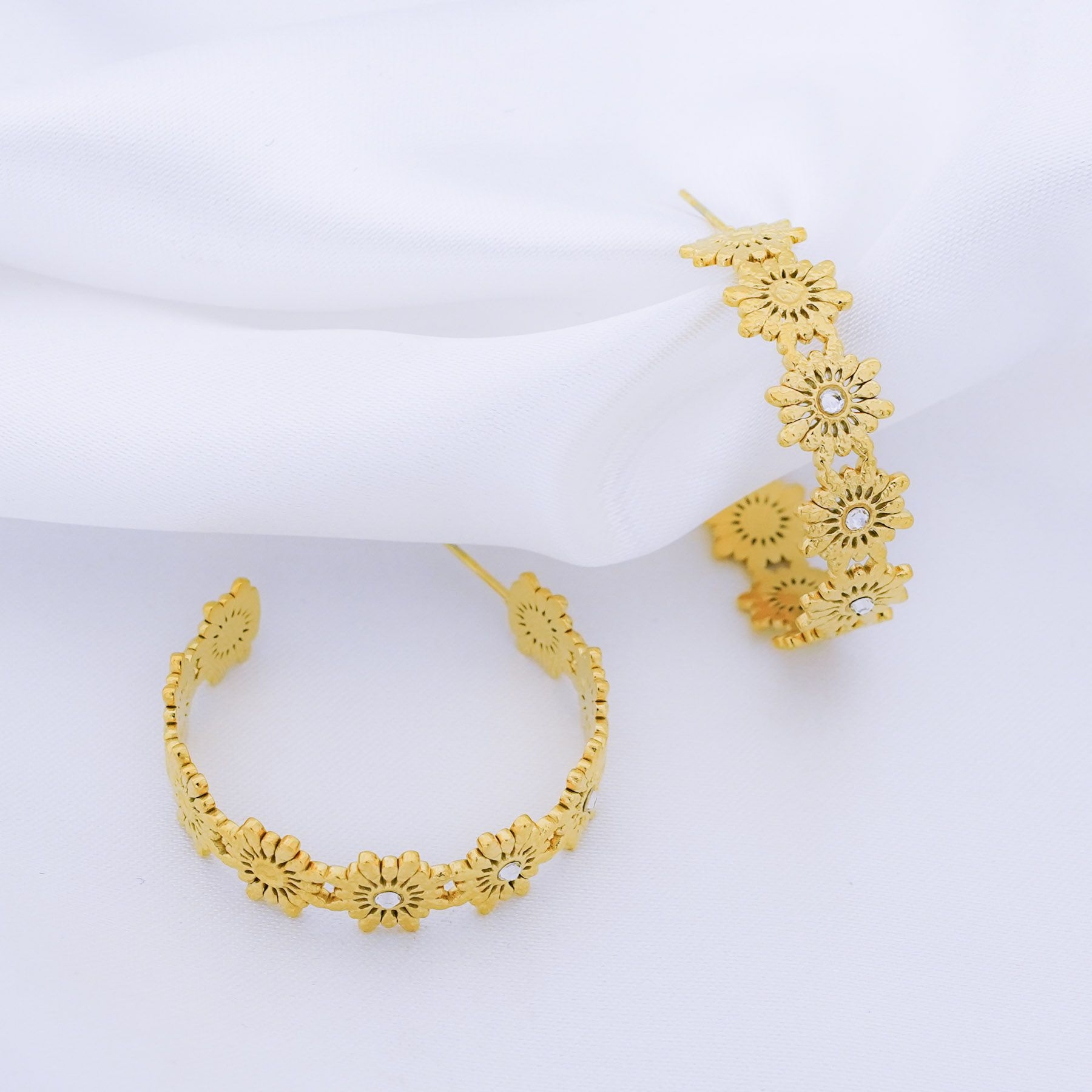 ALYSSUM EARRINGS - GOLD ' - ' ΚΡΕΜΑΣΤΑ